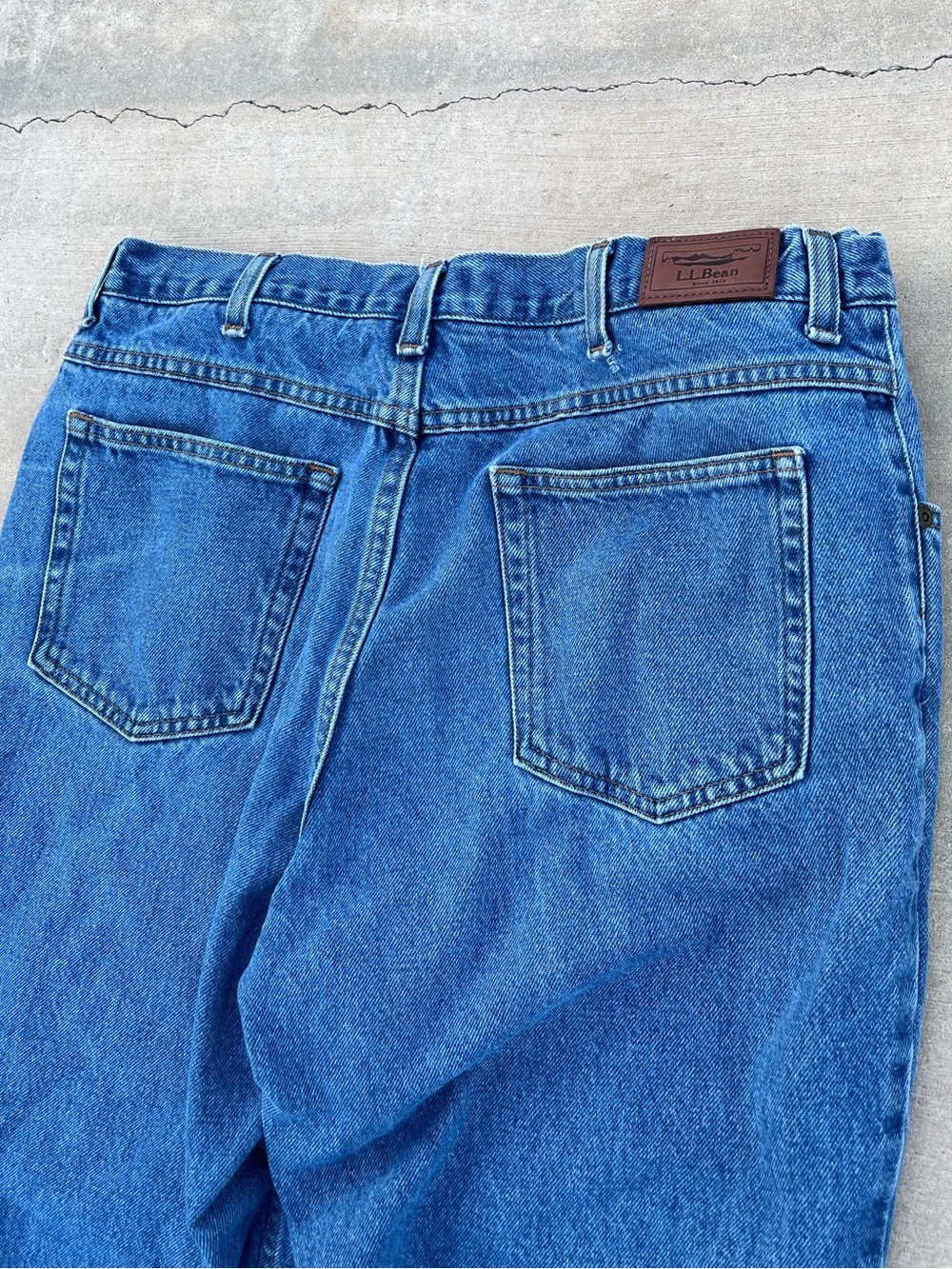 Vintage L.L. Bean Men’s Straight Leg Denim Comfort Waist Jeans size 35x30